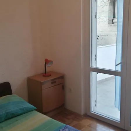 Apartment Ante