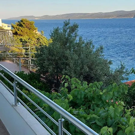 Apartment Ante *